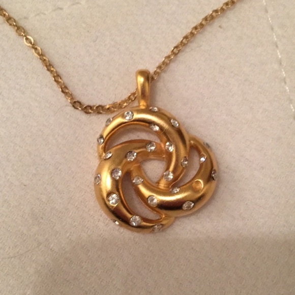 Lovely vintage gold tone and rhinestone earrings and necklace​ - Picture 2 of 6